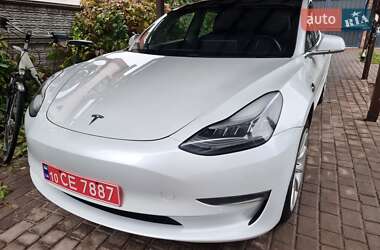 Седан Tesla Model 3 2020 в Ірпені