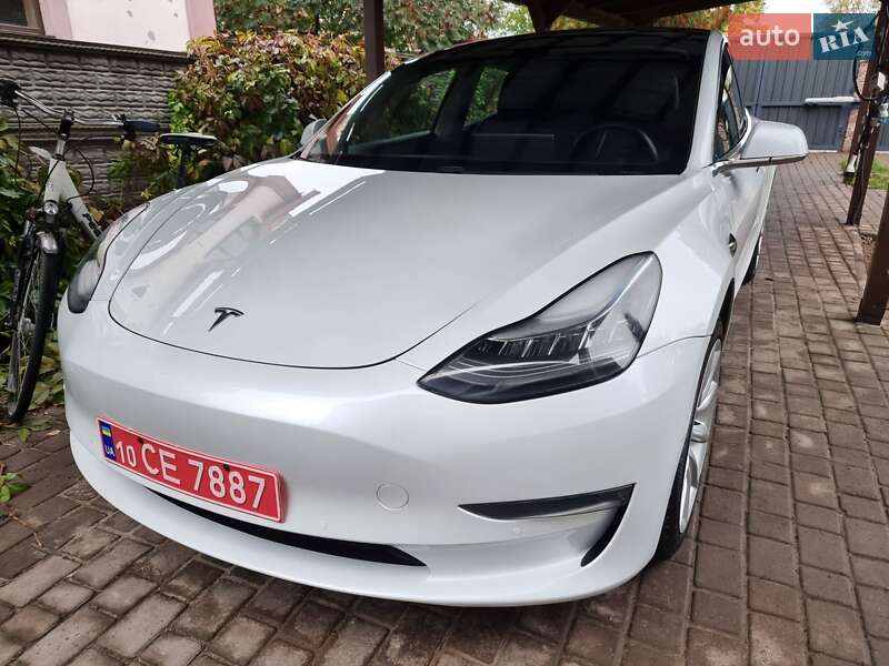 Седан Tesla Model 3 2020 в 
