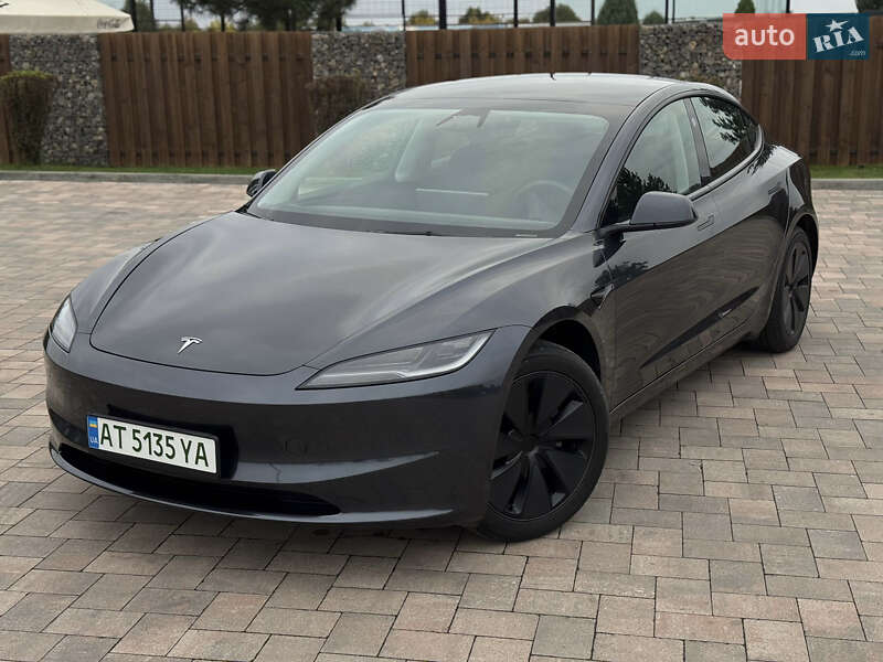 Tesla Model 3 2024