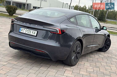 Седан Tesla Model 3 2024 в 