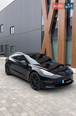 Седан Tesla Model 3 2020 в Луцьку