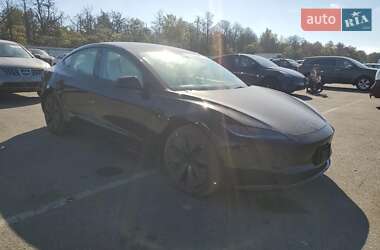 Tesla Model 3 2024