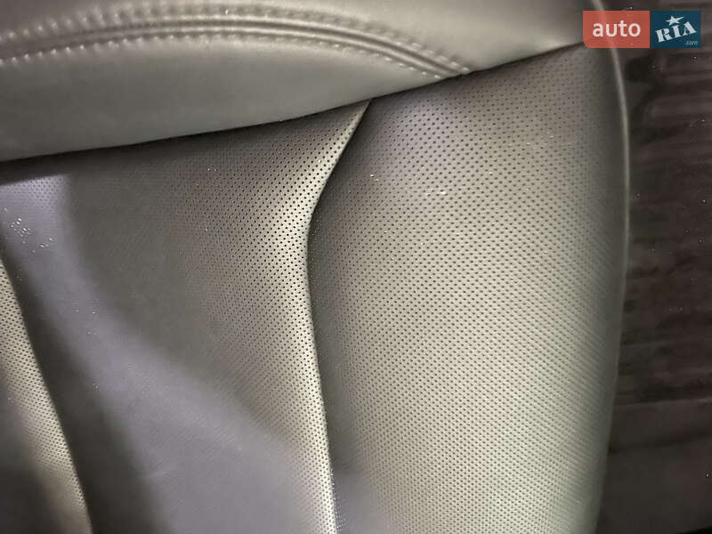 Седан Tesla Model 3 2025 в Бродах