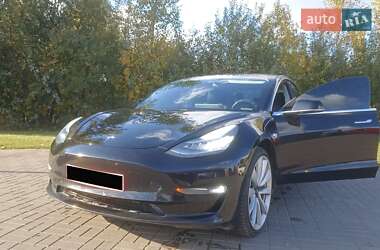 Седан Tesla Model 3 2019 в 