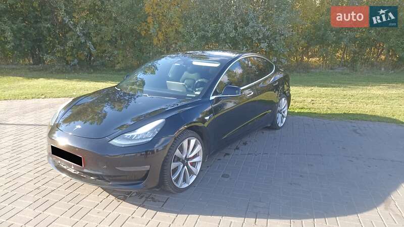 Седан Tesla Model 3 2019 в Луцьку