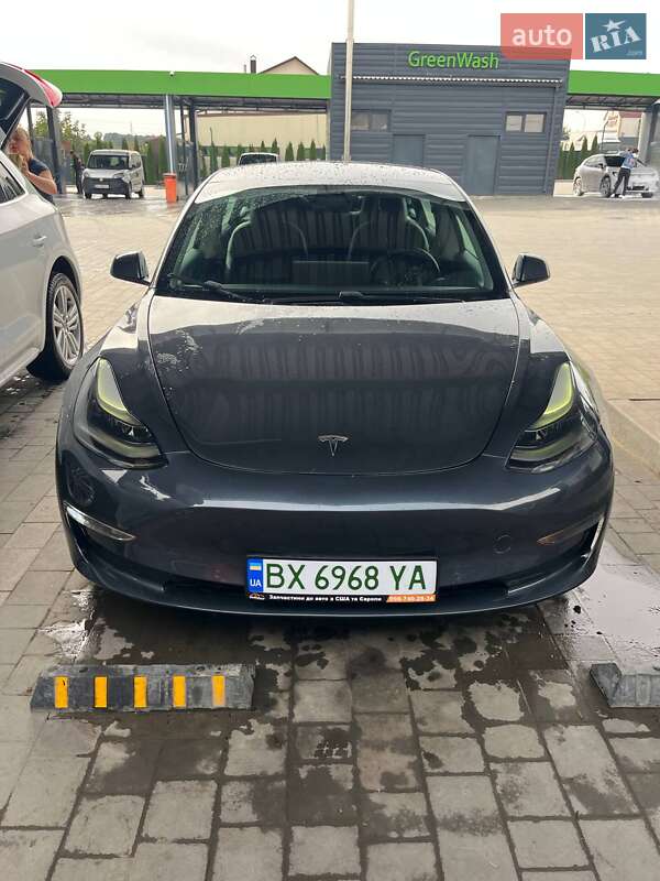 Седан Tesla Model 3 2021 в Хмельницком