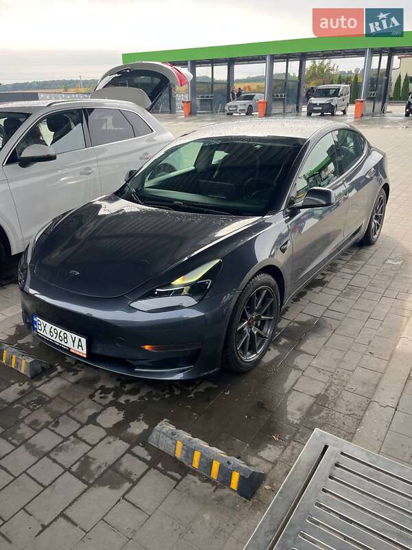 Седан Tesla Model 3 2021 в Хмельницком