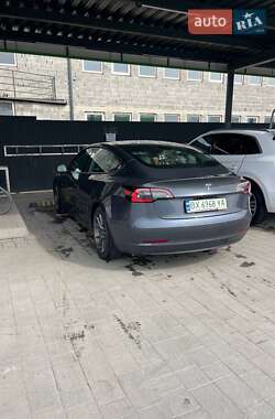 Седан Tesla Model 3 2021 в 