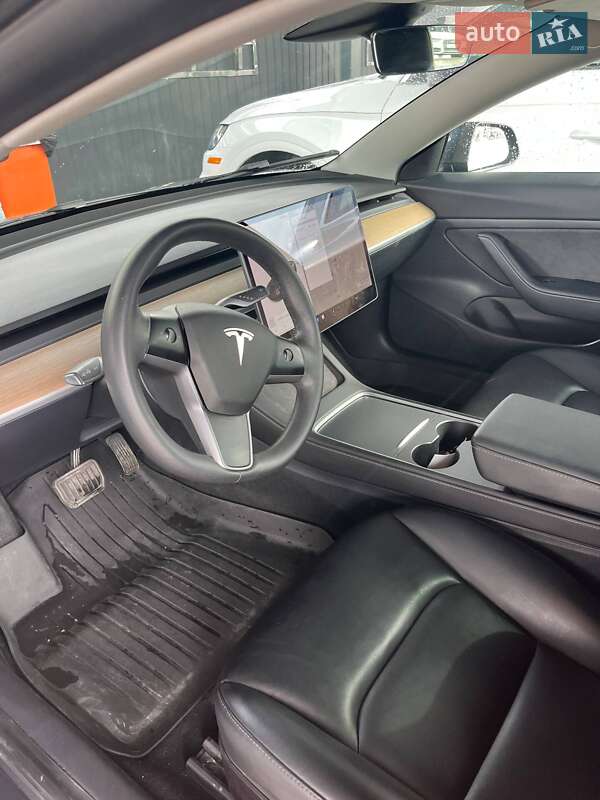 Седан Tesla Model 3 2021 в Хмельницком