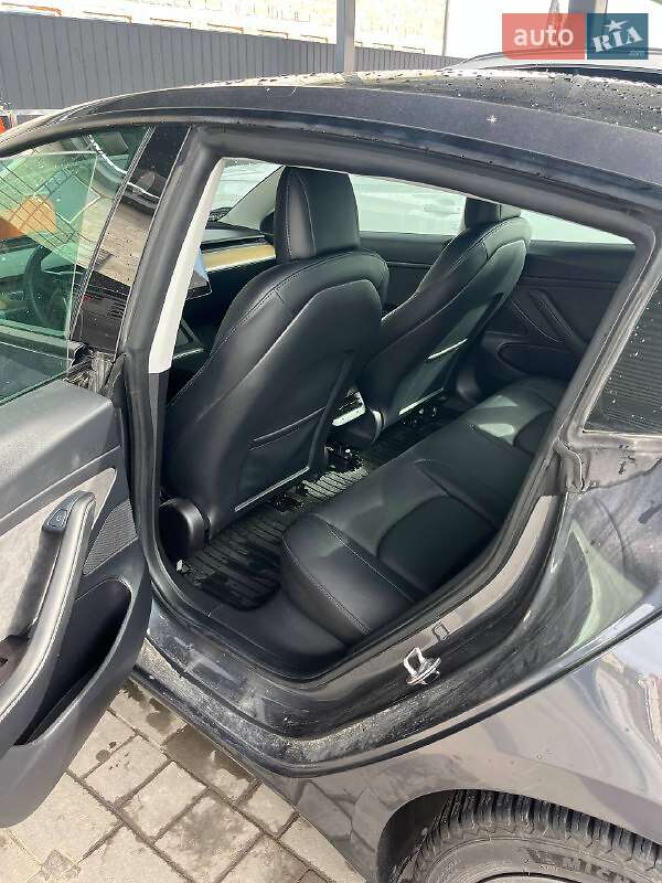 Седан Tesla Model 3 2021 в Хмельницком