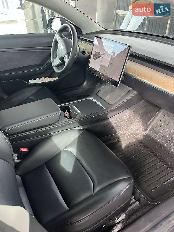Седан Tesla Model 3 2021 в Хмельницком