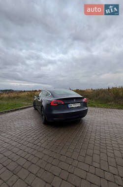 Седан Tesla Model 3 2020 в 