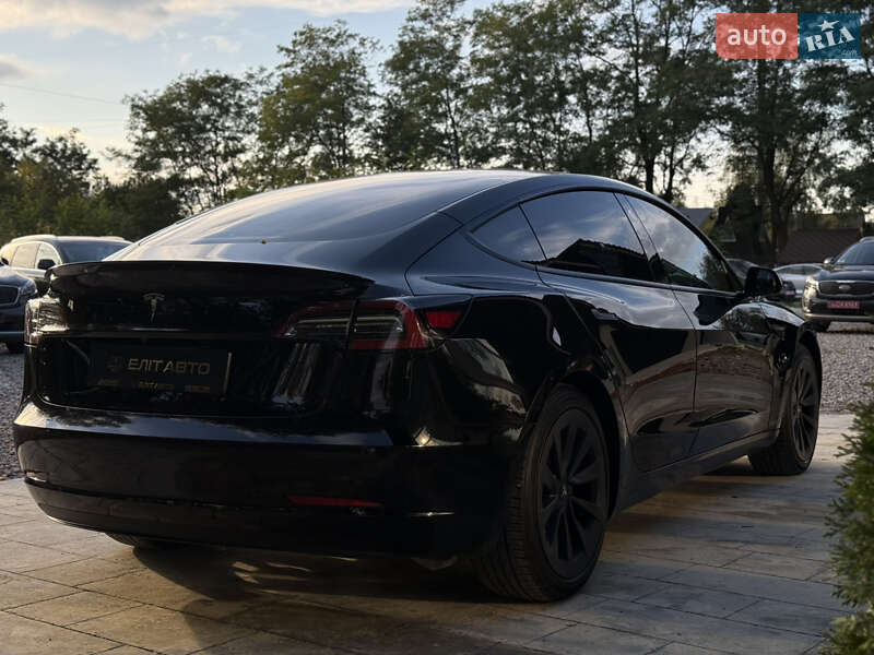 Седан Tesla Model 3 2021 в Ивано-Франковске