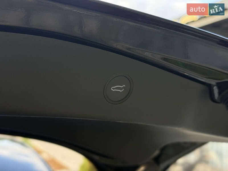 Седан Tesla Model 3 2021 в Ивано-Франковске