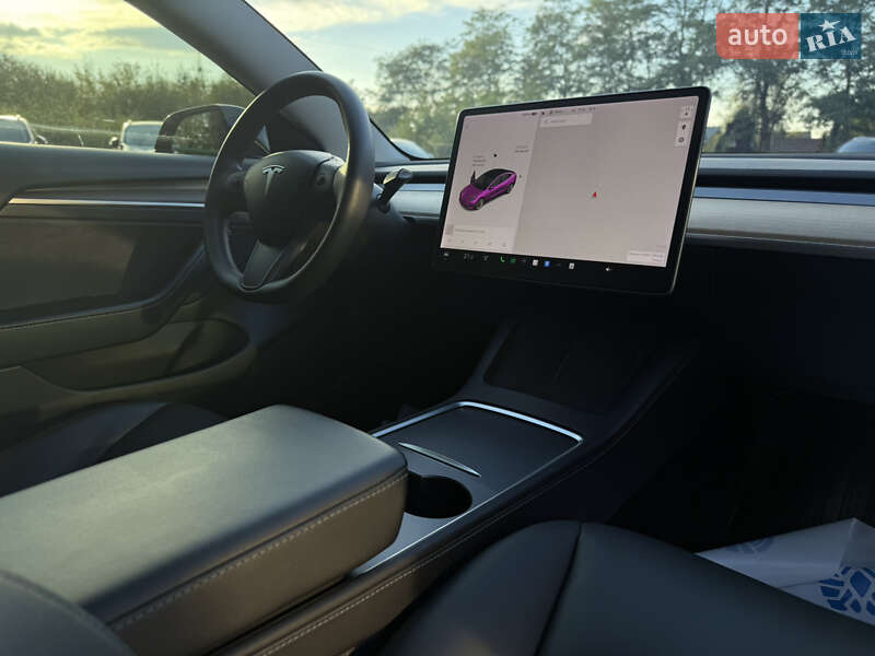 Седан Tesla Model 3 2021 в Ивано-Франковске