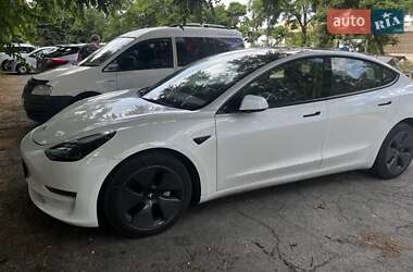 Седан Tesla Model 3 2023 в 