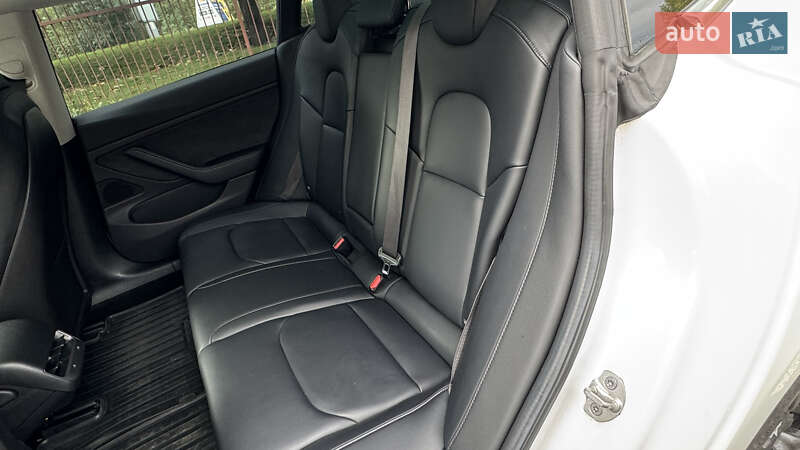 Седан Tesla Model 3 2018 в Киеве