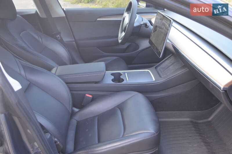 Седан Tesla Model 3 2022 в Трускавці