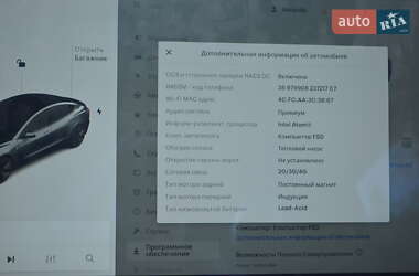 Седан Tesla Model 3 2022 в 