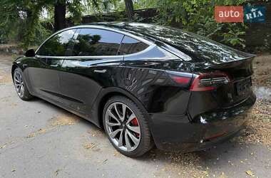 Седан Tesla Model 3 2019 в 