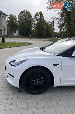 Седан Tesla Model 3 2019 в 