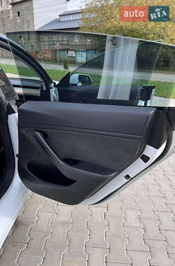 Седан Tesla Model 3 2019 в 