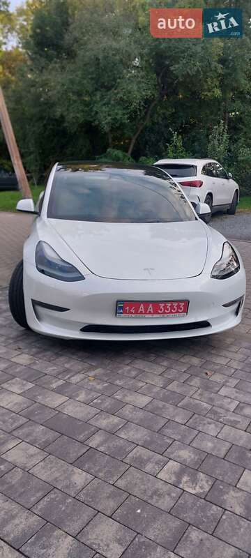 Седан Tesla Model 3 2022 в Львові