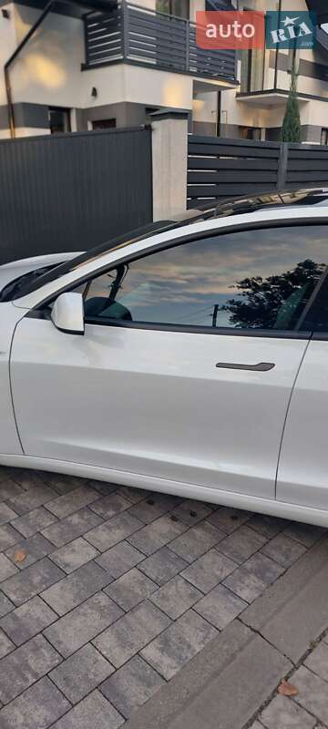 Седан Tesla Model 3 2022 в Львові