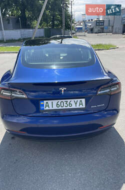 Седан Tesla Model 3 2019 в 