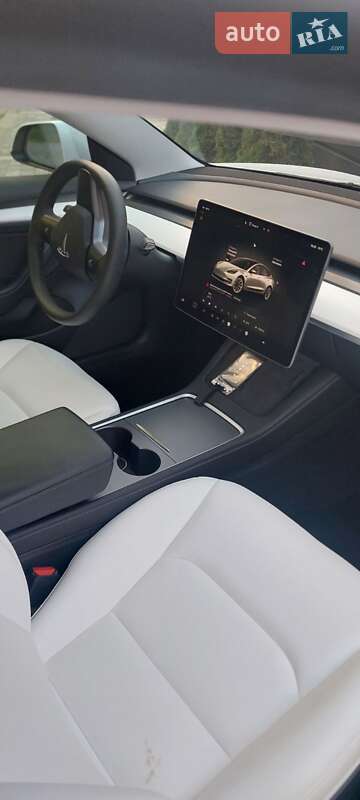 Седан Tesla Model 3 2022 в Львові