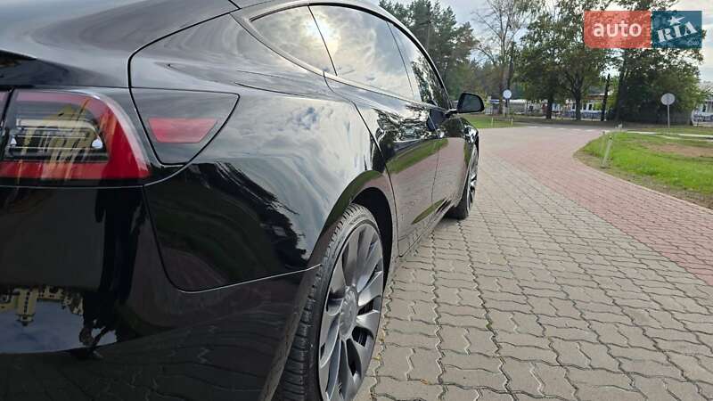 Седан Tesla Model 3 2022 в Обухове