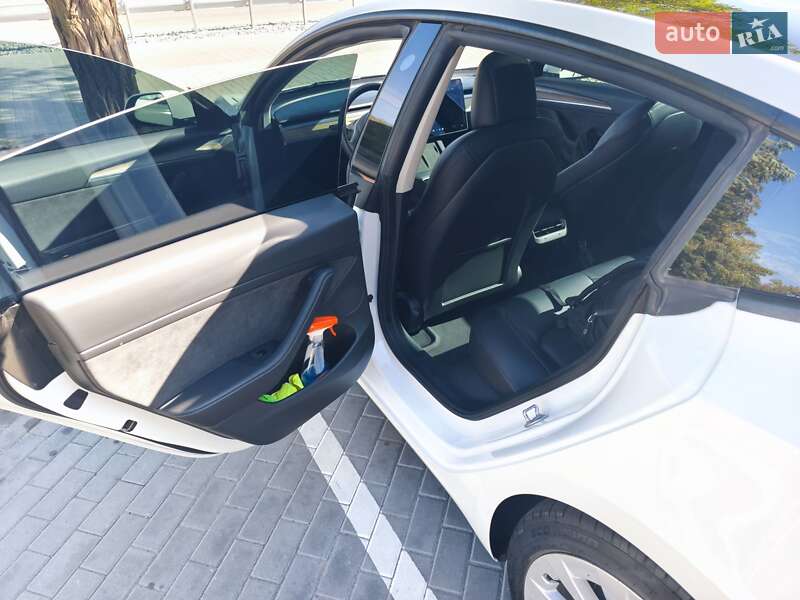 Седан Tesla Model 3 2021 в Днепре