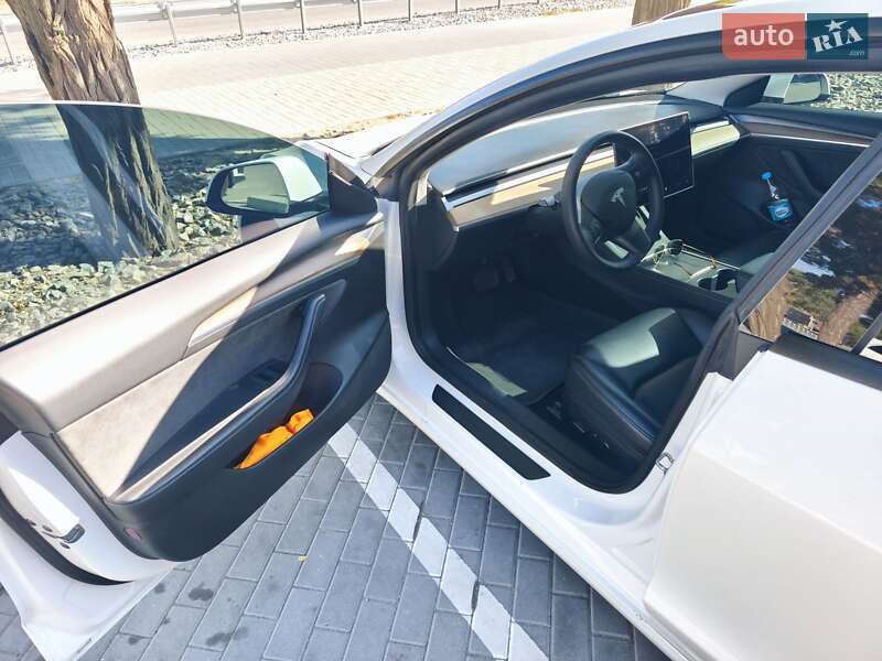 Седан Tesla Model 3 2021 в Днепре