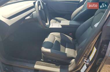 Седан Tesla Model 3 2025 в 