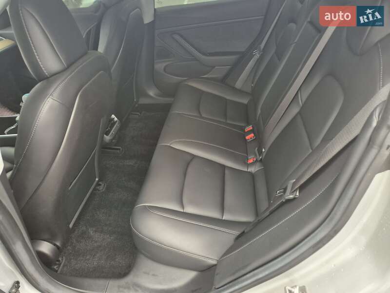 Седан Tesla Model 3 2018 в Києві