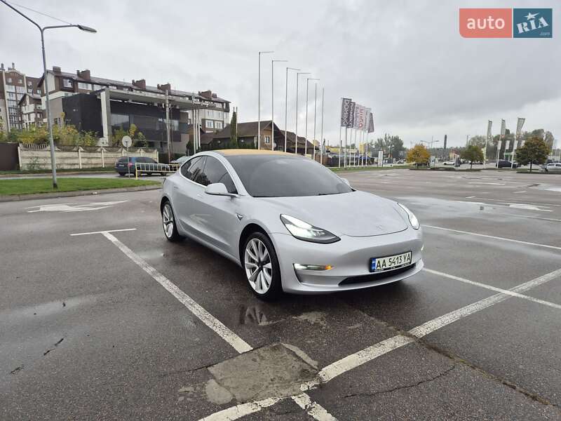 Седан Tesla Model 3 2018 в Києві