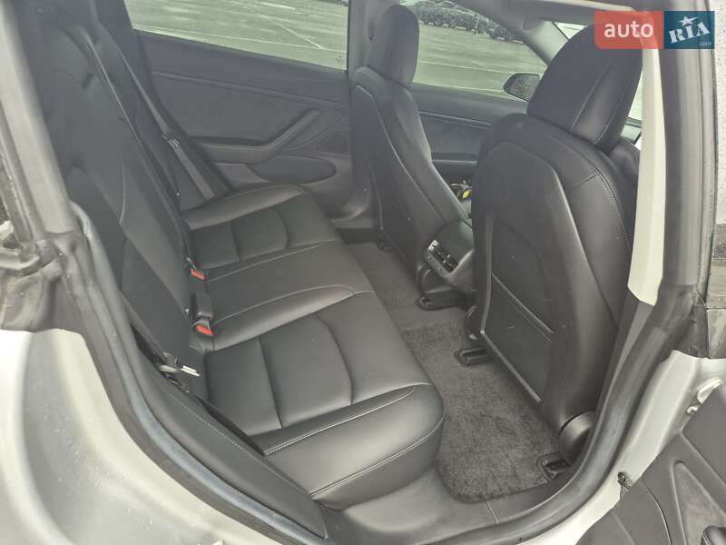 Седан Tesla Model 3 2018 в Києві