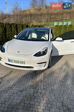 Седан Tesla Model 3 2021 в 