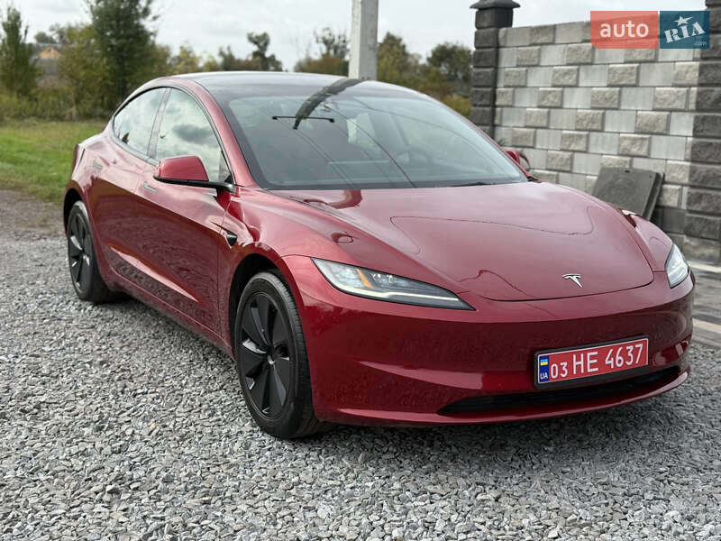 Седан Tesla Model 3 2024 в Дубно