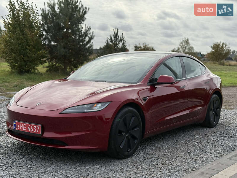 Седан Tesla Model 3 2024 в Дубно