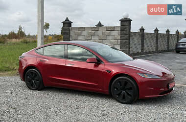 Седан Tesla Model 3 2024 в 