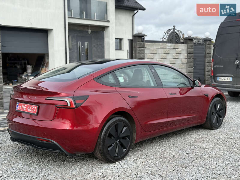 Седан Tesla Model 3 2024 в Дубно