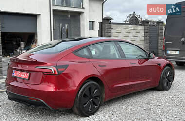 Седан Tesla Model 3 2024 в 