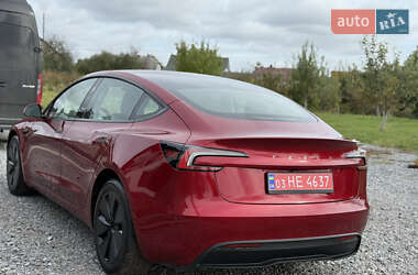 Седан Tesla Model 3 2024 в 