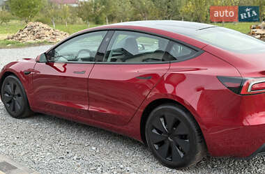 Седан Tesla Model 3 2024 в 