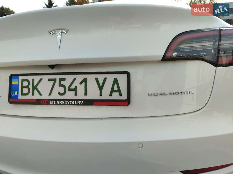 Седан Tesla Model 3 2022 в Рівному