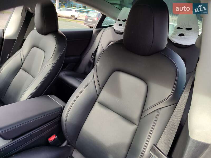 Седан Tesla Model 3 2022 в Рівному
