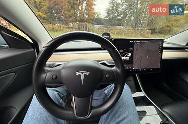 Седан Tesla Model 3 2019 в 