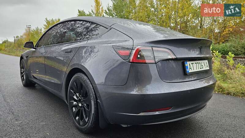 Седан Tesla Model 3 2020 в Коломиї