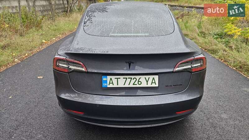Седан Tesla Model 3 2020 в Коломиї
